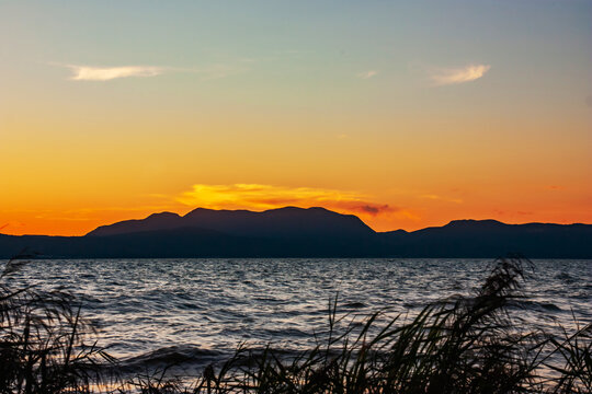 滇池夕阳黄昏