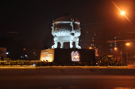 北京簋街的标志伯簋夜景