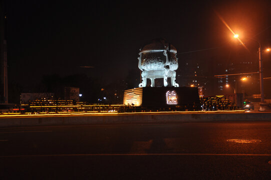 北京簋街的标志伯簋夜景