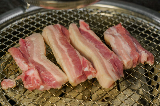 韩式烤肉烤猪五花肉美食