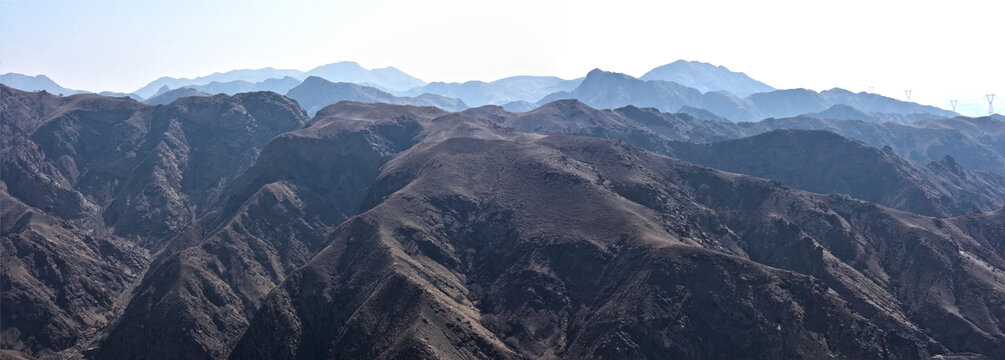 内蒙古初春山景