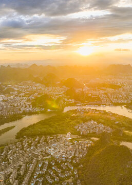航拍桂林城区夕阳