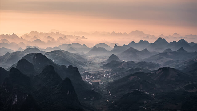 桂林朝霞