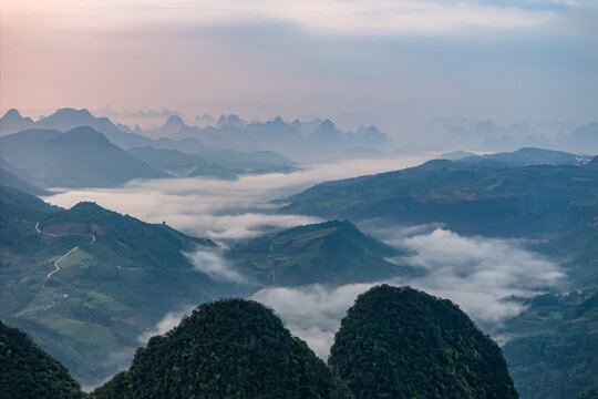 桂林漓江云海