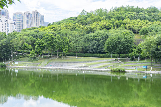 重庆山水倒影