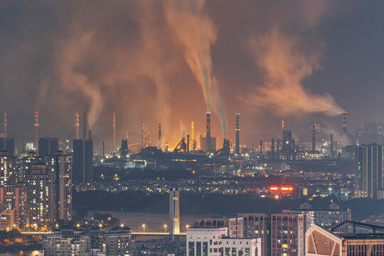 广西柳州工业城市钢铁厂夜景