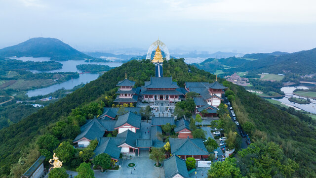 深圳大华兴寺四面观音