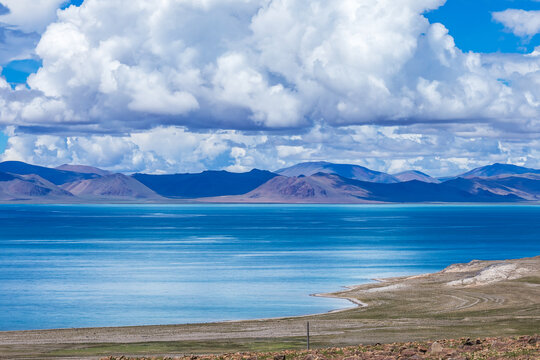 西藏高原圣湖扎日南木措
