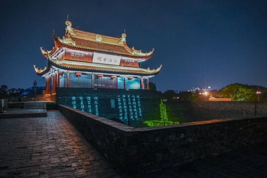 苏州盘门城楼夜景