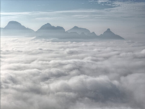 云上山峰都峤晨韵