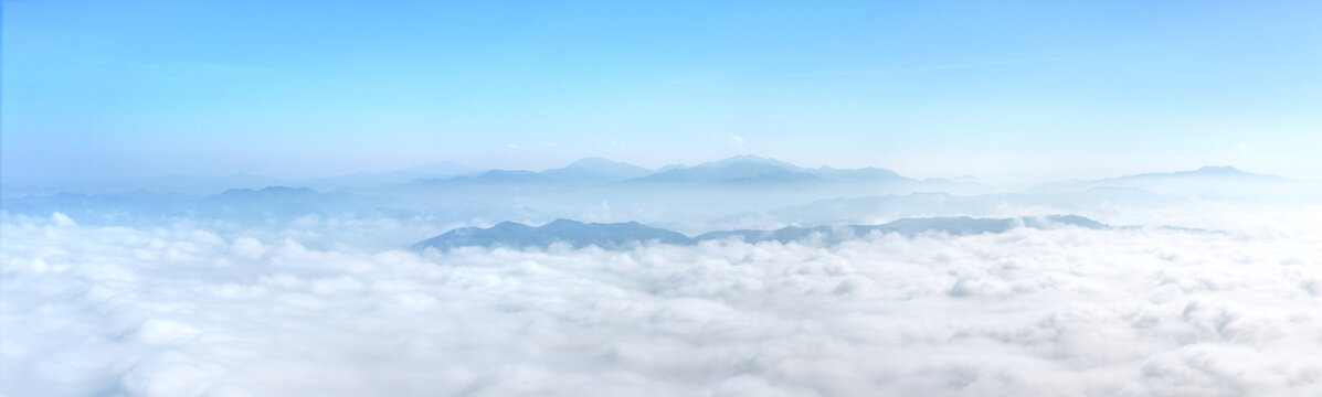 云上山峰