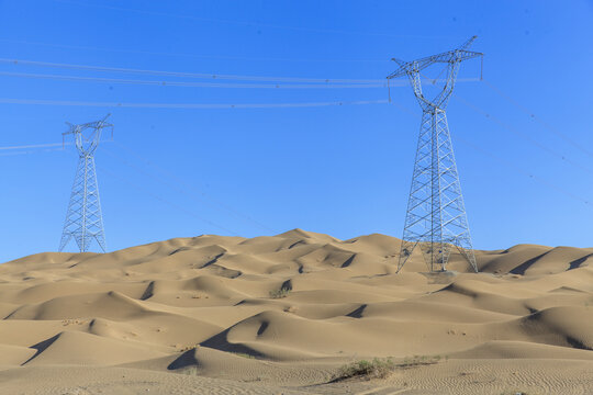 沙漠电力铁塔