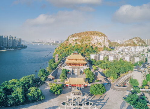 蓝天下的广西柳州文庙全景