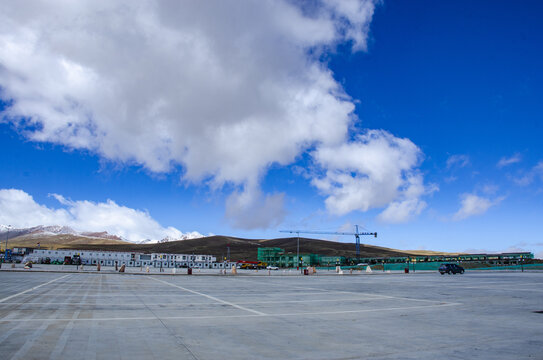 纳木措国家公园的建筑工地