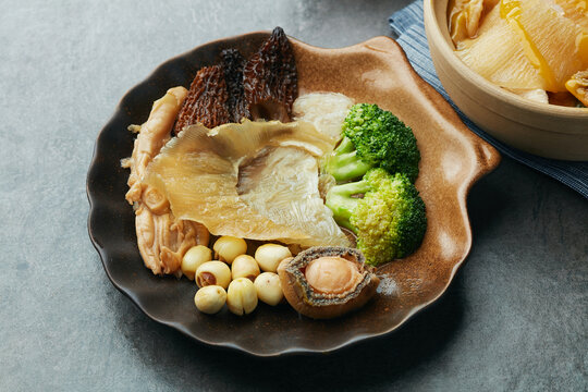 海螺肉花胶金汤捞饭