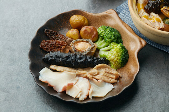 海参鸭掌鱼翅金汤捞饭