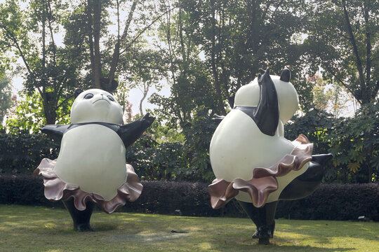 成都天府芙蓉园园林熊猫雕塑