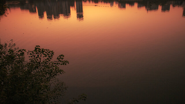 水中夕阳