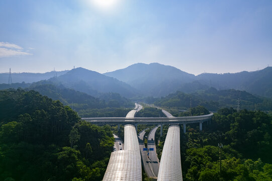 山林路桥建设道路交通