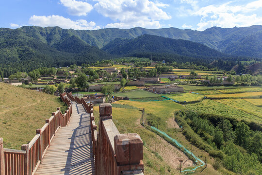 青海尖扎县坎布拉景区