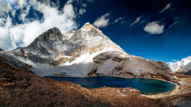 高山湖泊