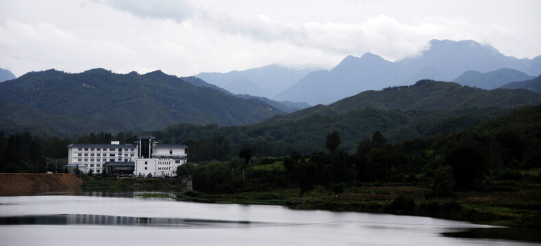 山峦云海