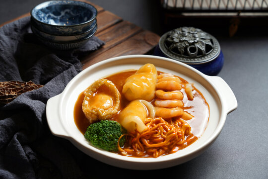 鲍汁花胶鲍鱼捞饭