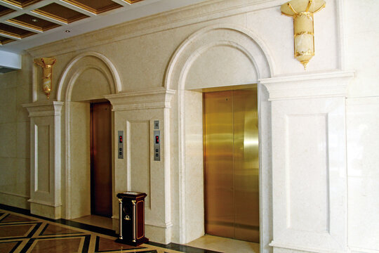 酒店通道电梯口电梯间室内装饰