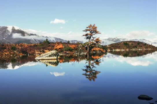 雪山圣湖