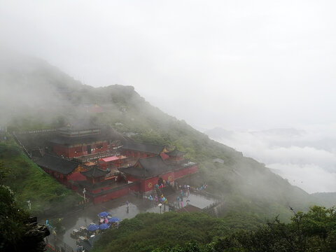 烟雨梵净山