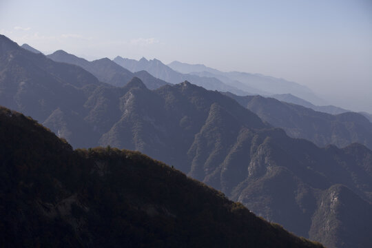 群山绵延