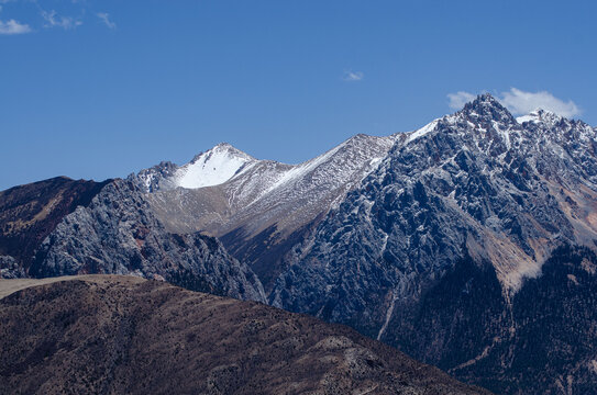 川藏线318国道雪山积雪高山
