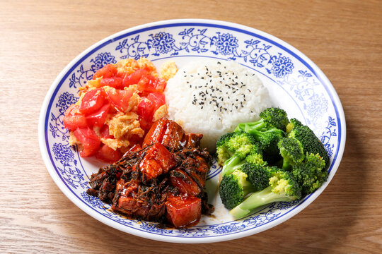 梅菜扣肉套餐饭