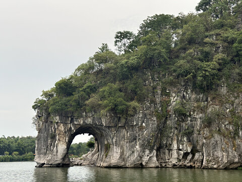 象鼻山