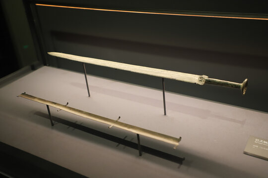 博物馆青铜剑