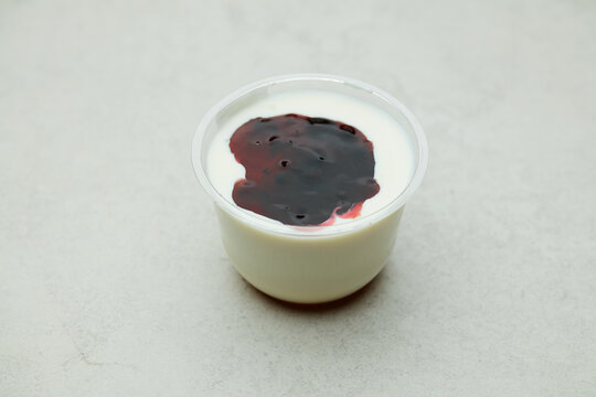 新疆草莓酸奶