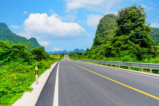 广西山区公路