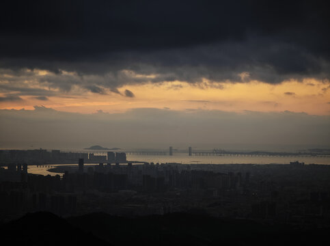 城市夕阳