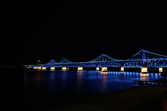 丹东鸭绿江夜景