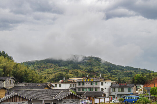 俯瞰山下福建南靖砖楼建筑群