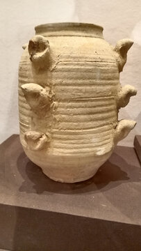 多角陶罐