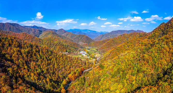 陕西汉中最美乡村公路高江路秋景