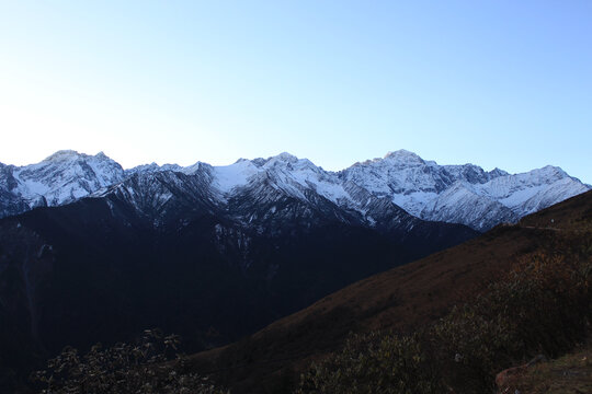 清晨巴朗山群峰