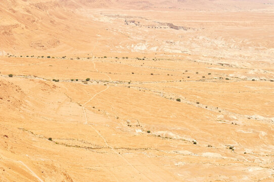 以色列马萨达死海边的荒漠特写