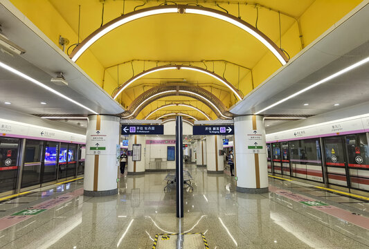 北京地铁19号线景风门站