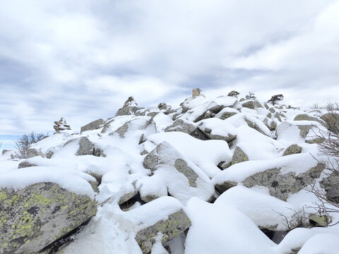 秦岭山顶积雪