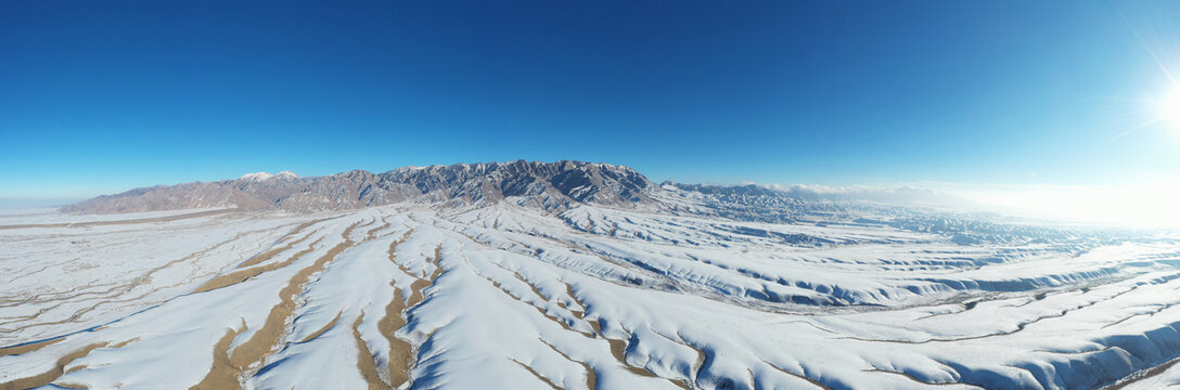 雪后贺兰山