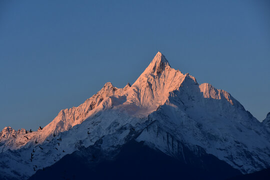 香格里拉梅里雪山日照金山