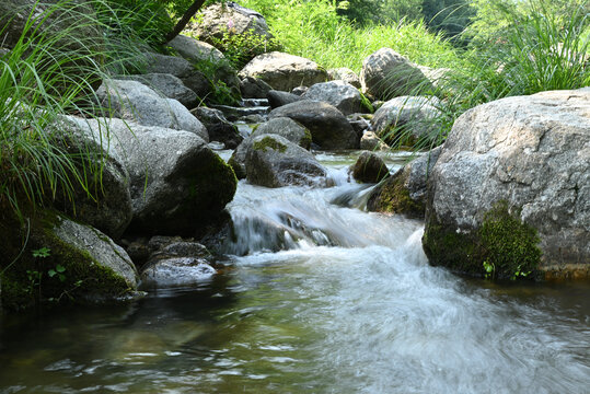 山间小溪