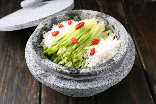 萝卜石锅饭